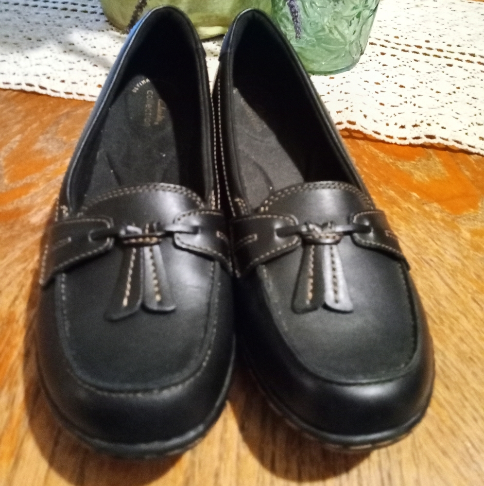Clarks Ladies Tassled Slip On Loafers